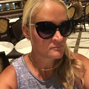 Meet your Posher, Niki